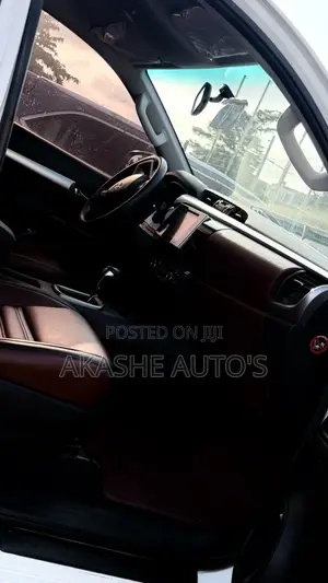 Toyota Hilux Revo Double Cab Petrol 2.7 RWD 2020 White
