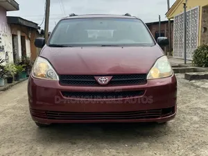 Toyota Sienna CE 2005 Red