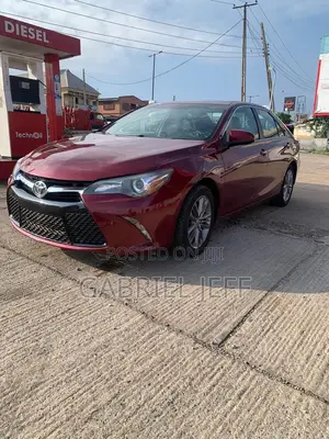 Toyota Camry SE 4dr Sedan (2.5L 4cyl 6A) 2015