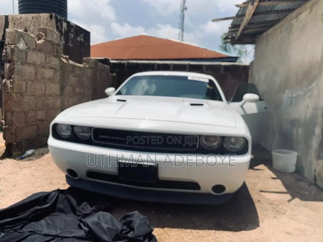 Dodge Challenger SXT 2dr Coupe (3.6L 6cyl 5A) 2014 White