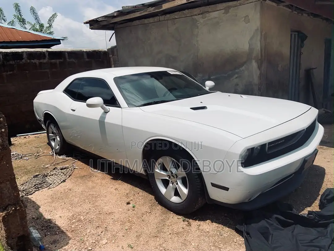 Dodge Challenger SXT 2dr Coupe (3.6L 6cyl 5A) 2014 White