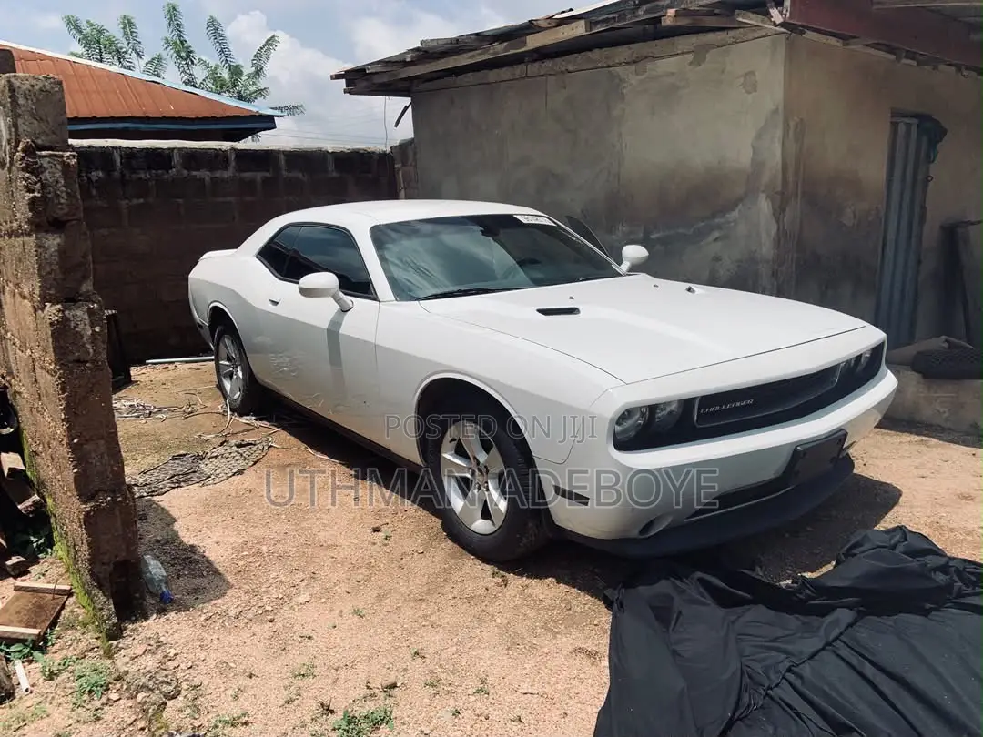 Dodge Challenger SXT 2dr Coupe (3.6L 6cyl 5A) 2014 White