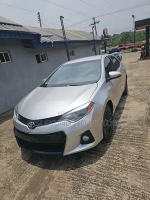 Toyota Corolla S 4dr Sedan (1.8L 4cyl CVT) 2015 Silver