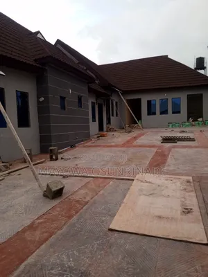 2bdrm Room & Parlour in Ologuneru for rent