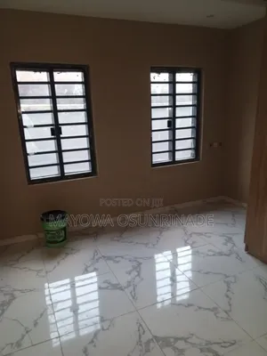 2bdrm Room & Parlour in Ologuneru for rent