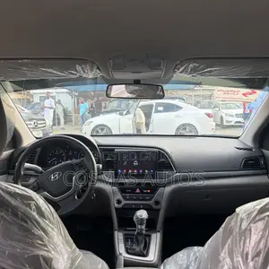 Hyundai Elantra 2017 White