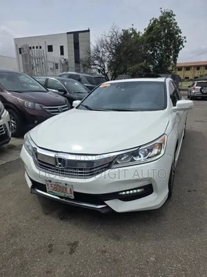 Honda Accord Sport SE 4dr Sedan FWD (2.4L 4cyl 2A) 2017 White