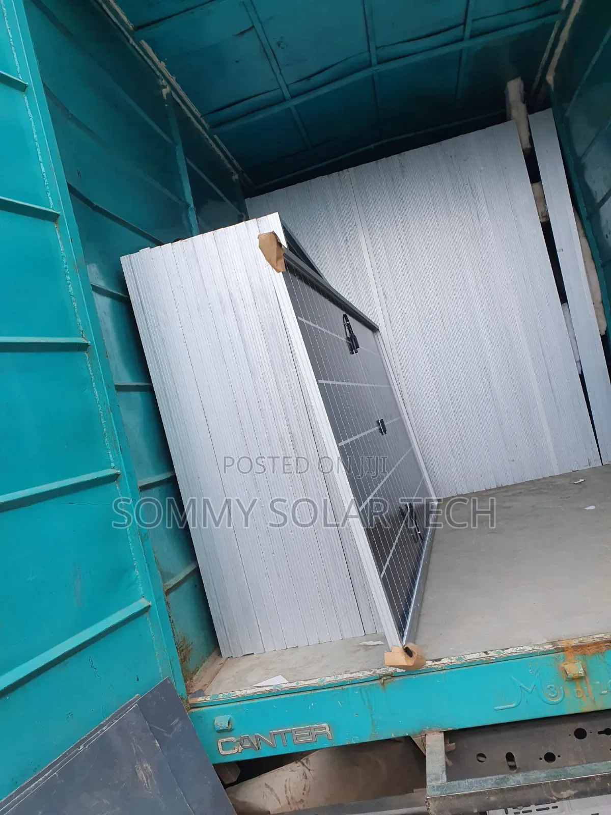 Jinko Solar Panel 650watts 144cells