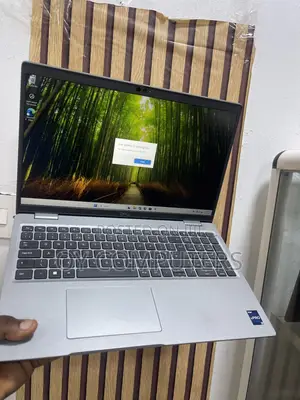 Laptop Dell Latitude 5530 8GB Intel Core i7 SSD 256GB