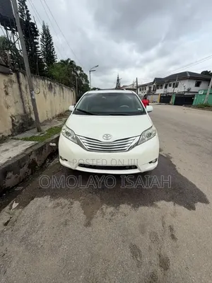 Toyota Sienna Limited 7-Passenger 4dr Minivan (3.5L 6cyl 6A) 2015