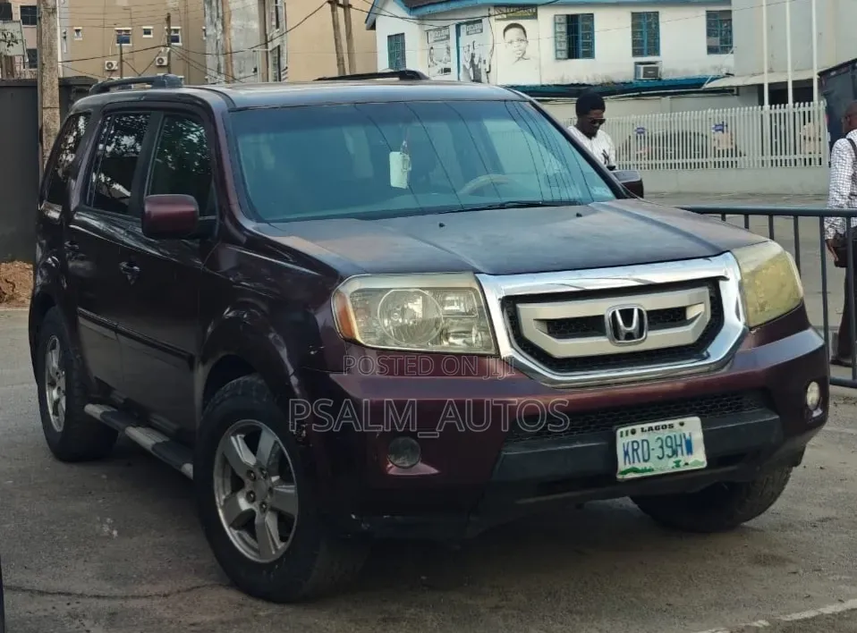 Honda Pilot 2011 Red