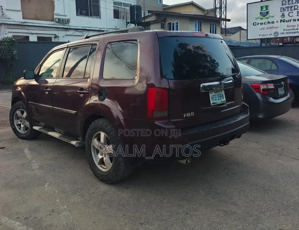 Honda Pilot 2011 Red