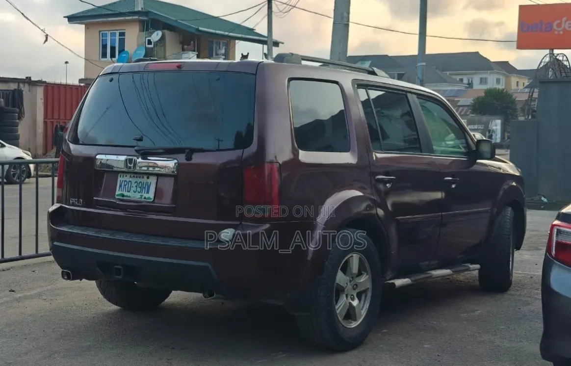 Honda Pilot 2011 Red
