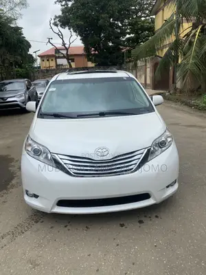 Toyota Sienna Limited 7 Passenger 2011 White