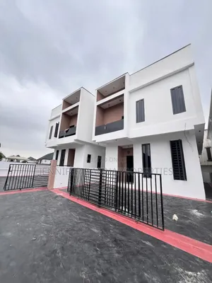 4bdrm Duplex in Thomas Estate for sale