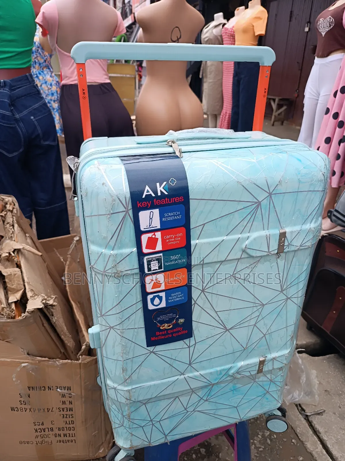 Medium Wide Pole Rubber Travelling Luggage