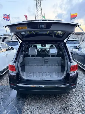 Toyota Highlander 2012 Brown