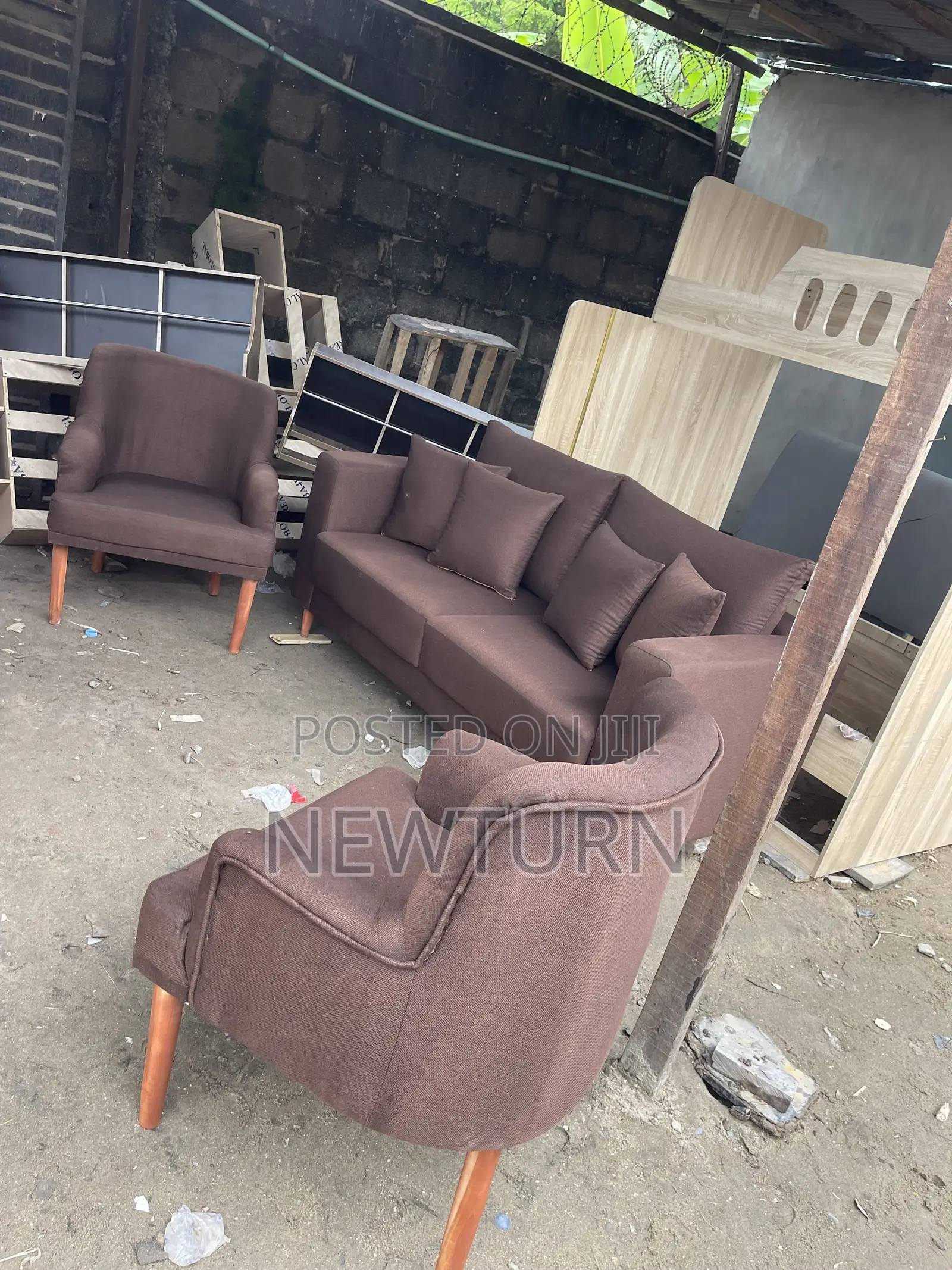 A Good Quality of Five Seater’s of Fabric Sofas.