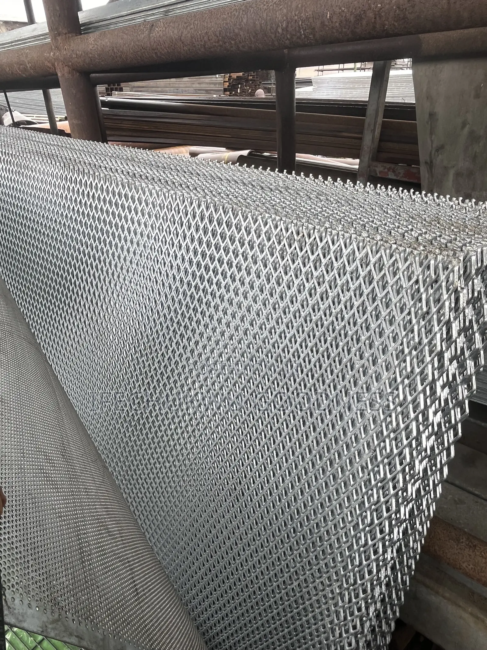 Galvanized Zigzag Wire Mesh Available in All Sizes