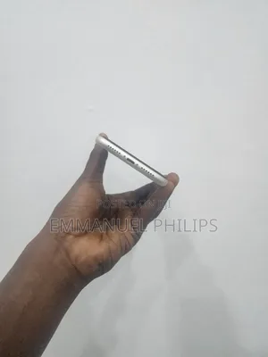 Apple iPhone 11 64 GB White