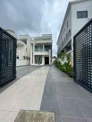 5bdrm Duplex in Lekki Phase 1 for sale