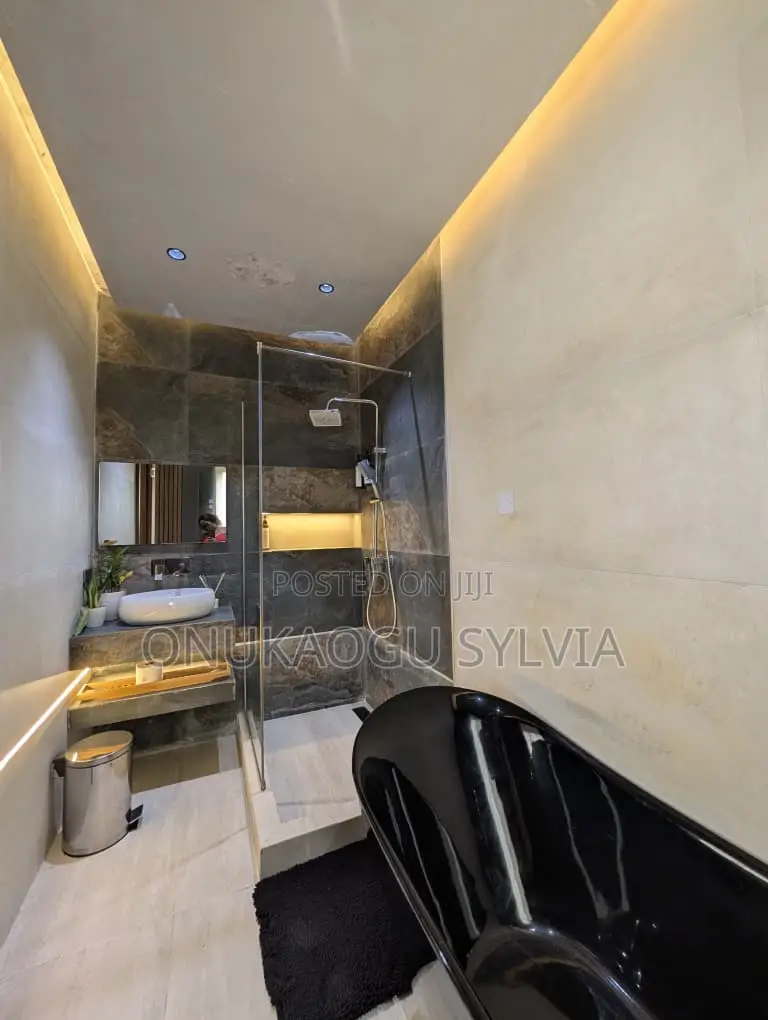 3 Bedroom Minimalist Cottage With Pool