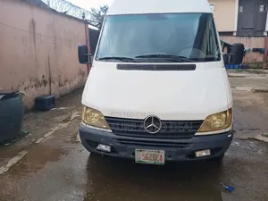 Mercedes-Benz Sprinter 2005 White