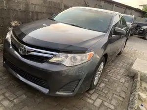 Toyota Camry LE 4dr Sedan (2.5L 4cyl 6A) 2013 Gray