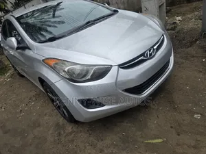 Hyundai Elantra GLS Sedan FWD (1.8L 4cyl 6A) 2013 Silver
