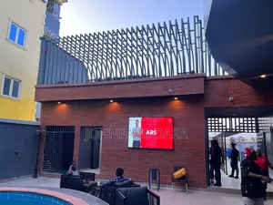 Outdoor Screen