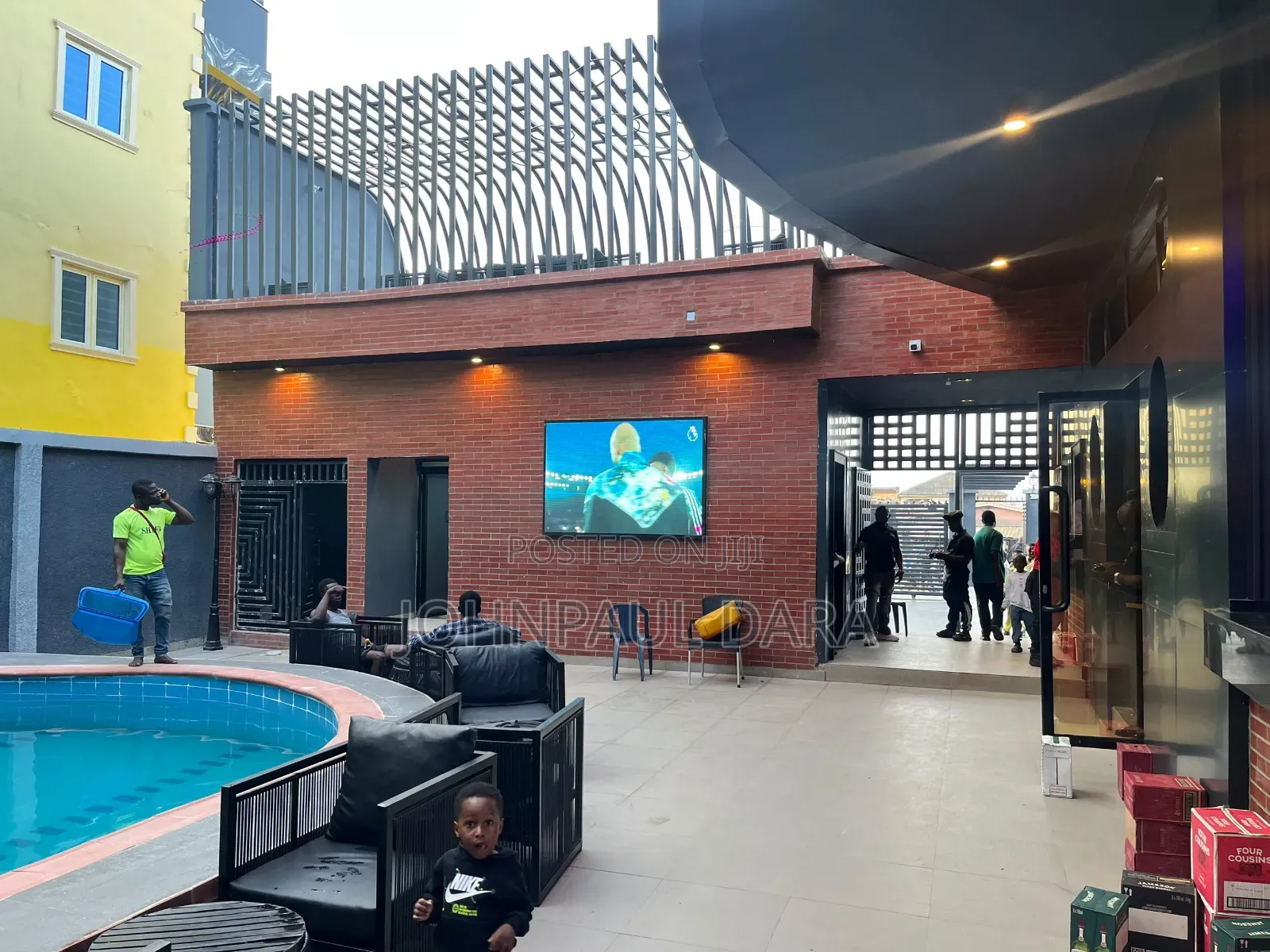 Outdoor Screen