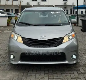 Toyota Sienna 2014 Gray