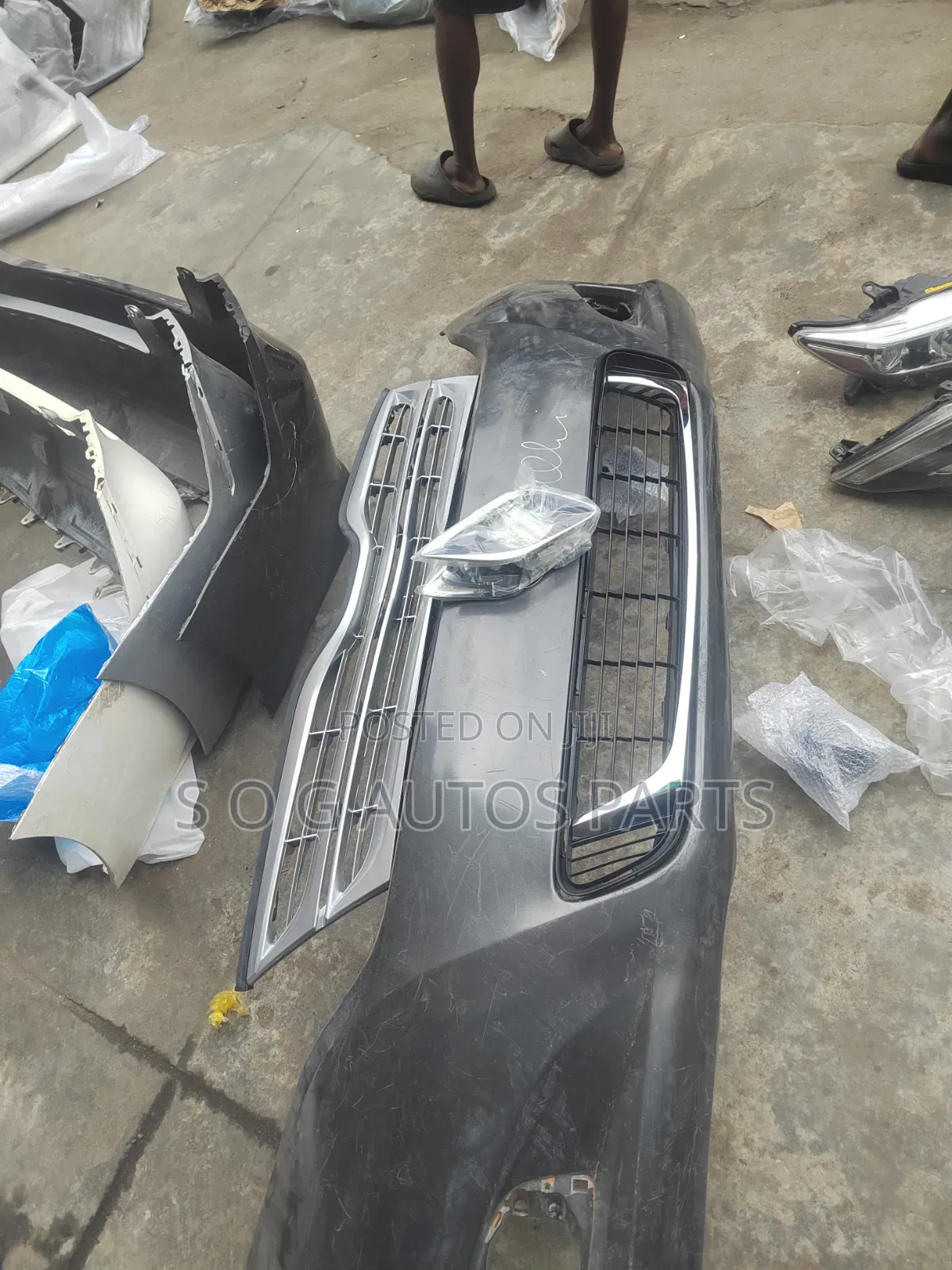 Complete Front Bumper Venza 2015