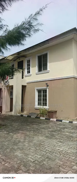 4bdrm Duplex in Ikota for sale
