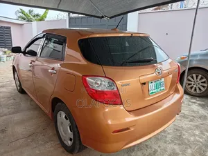 Toyota Matrix 2010 Orange