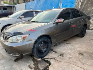 Toyota Camry 2004 Gray