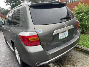 Toyota Highlander Limited 2010 Green