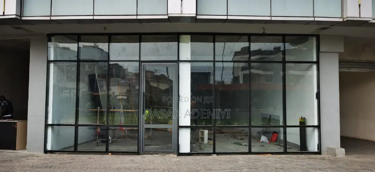 Curtain Wall With Plain Glass