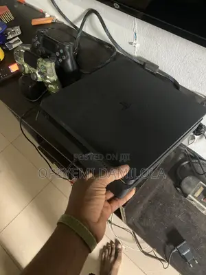 PlayStation 4 Slim