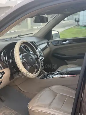 Mercedes-Benz M Class 2012 Brown