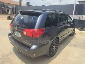Toyota Sienna 2009 Gray