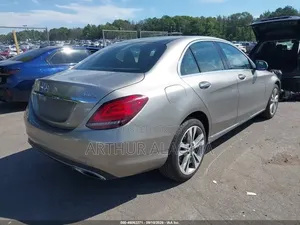 Mercedes-Benz C300 2019 Gold
