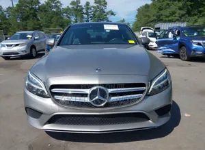 Mercedes-Benz C300 2019 Gold