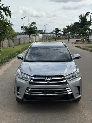 Toyota Highlander 2018 Silver