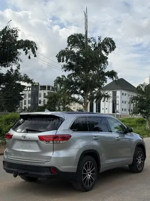 Toyota Highlander 2018 Silver