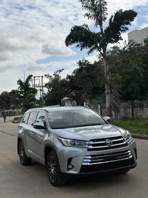 Toyota Highlander 2018 Silver
