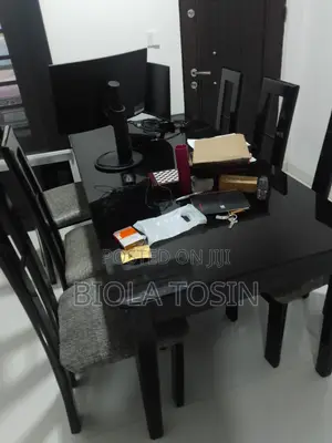 6 Seater Glass Top Dinning Table