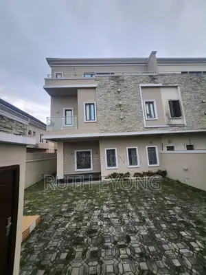 5bdrm House in Lekki Phase 1 Proper for rent