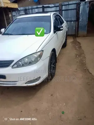 Toyota Camry SE 4dr Sedan (2.4L 4cyl 5A) 2005 White