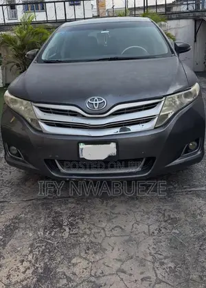 Toyota Venza V6 AWD 2010 Gray